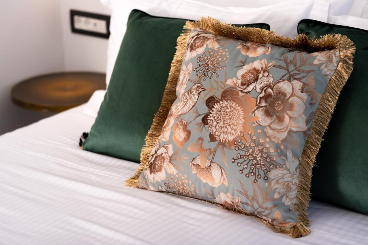 Daydream Luxury Suites Fira  Ngoại thất bức ảnh