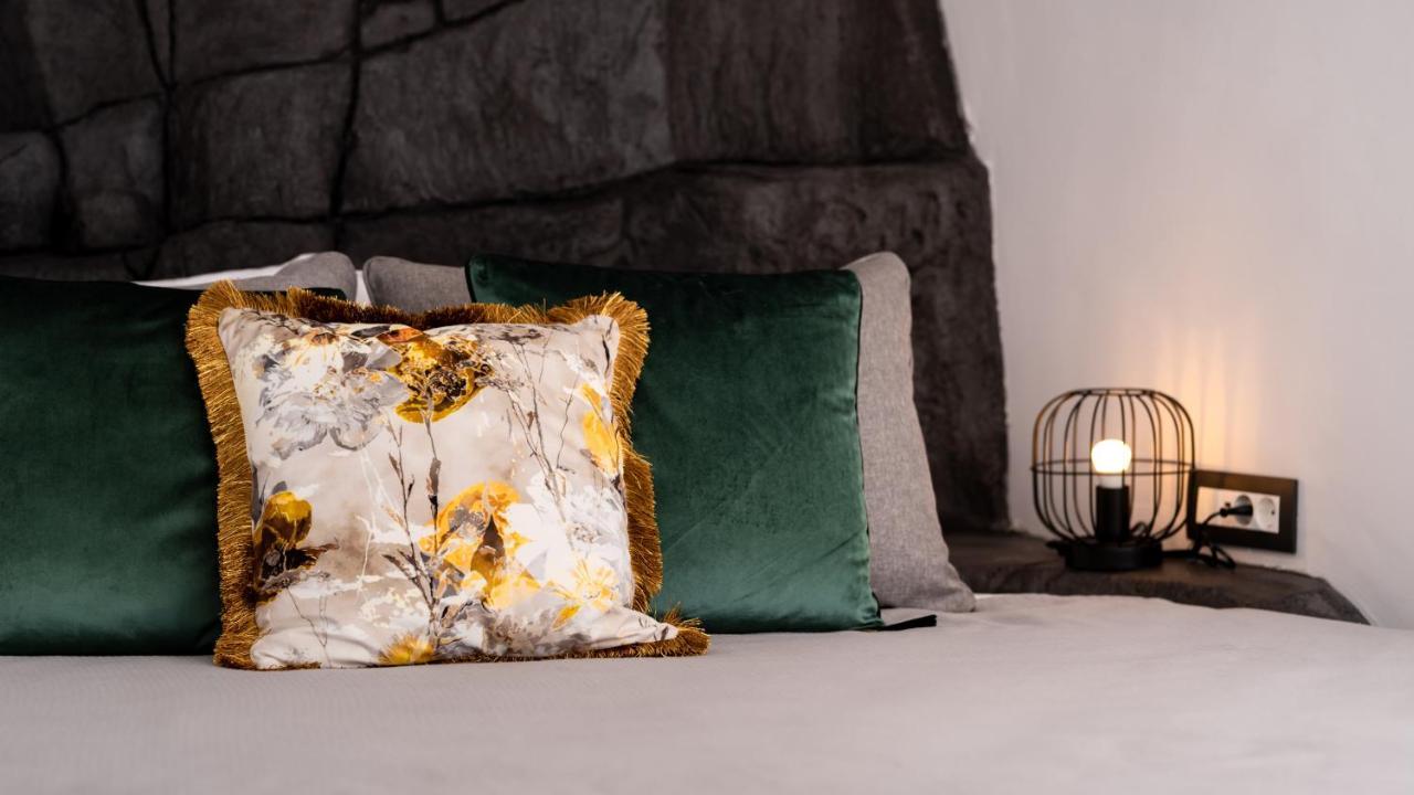 Daydream Luxury Suites Fira  Ngoại thất bức ảnh