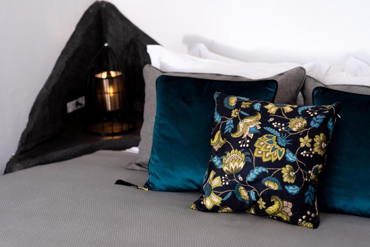 Daydream Luxury Suites Fira  Ngoại thất bức ảnh